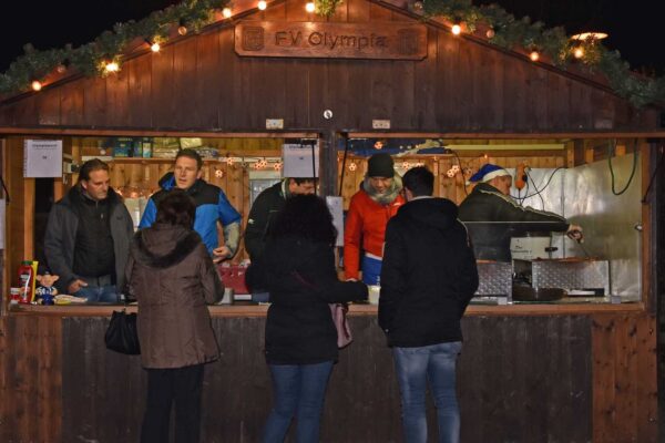 Weihnachtsmarkt mit Olympia-Jugendabteilung